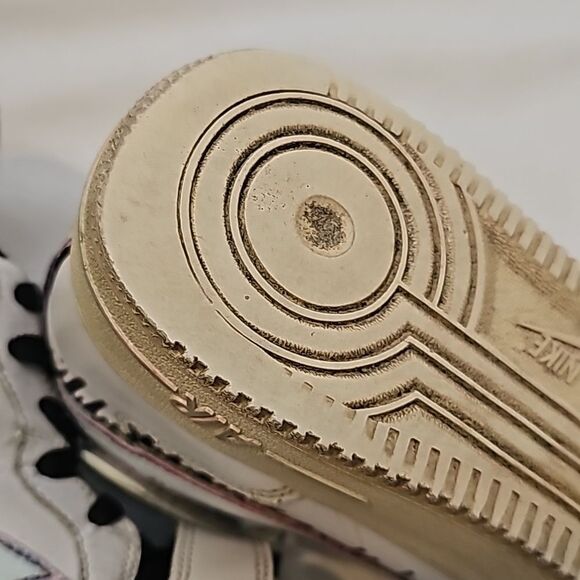 Nike high top Air Forces, men’s 9.5 - Picture 9 of 11